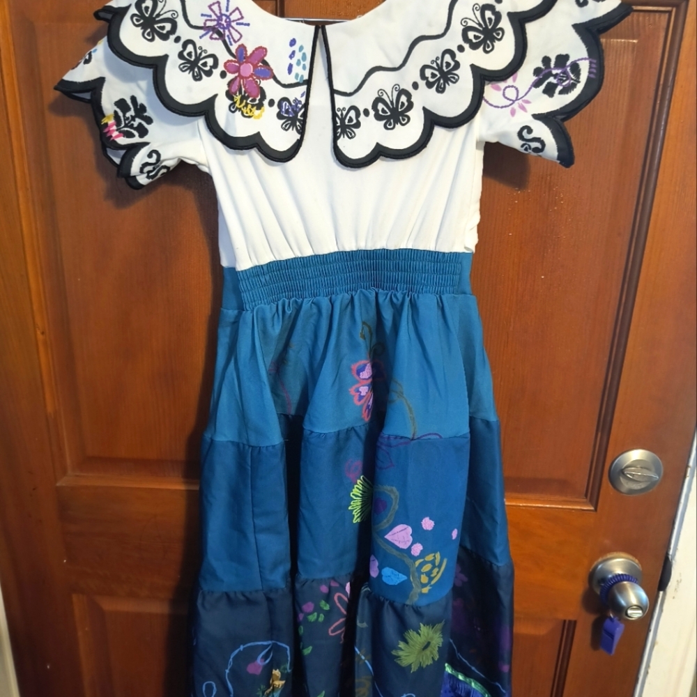 DISNEY PARKS NWOT ENCANTO MIRABEL BUTTERFLIES DRESS/ COSTUME - Picture 4 of 6